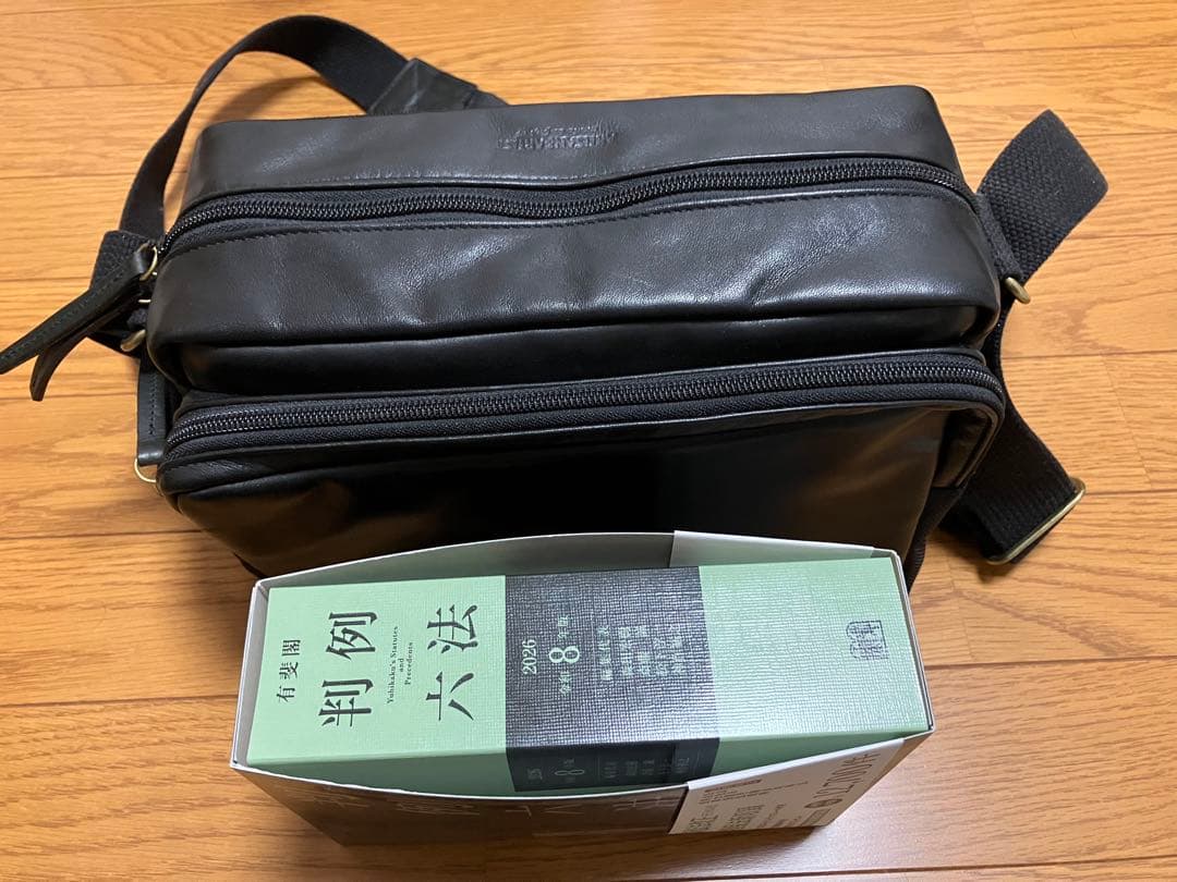 アルティザン＆アーティスト（レザーカメラバッグ ）