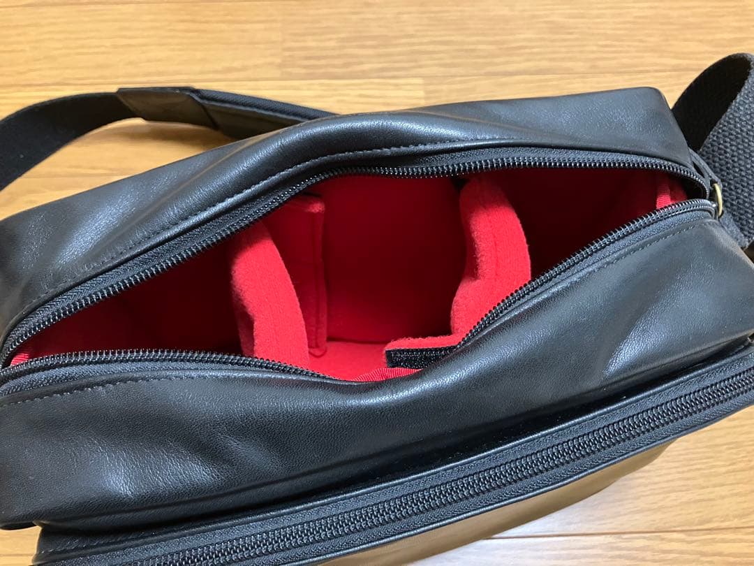 アルティザン＆アーティスト（レザーカメラバッグ ）