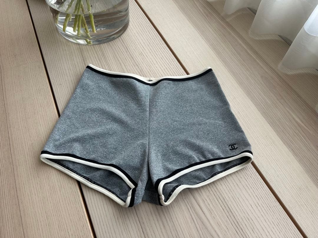 CHANEL シャネル グレー ショートパンツ 38 98P