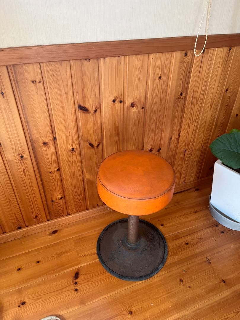 【アンティーク】回転式　丸椅子 スツール シャビー 昭和レトロ