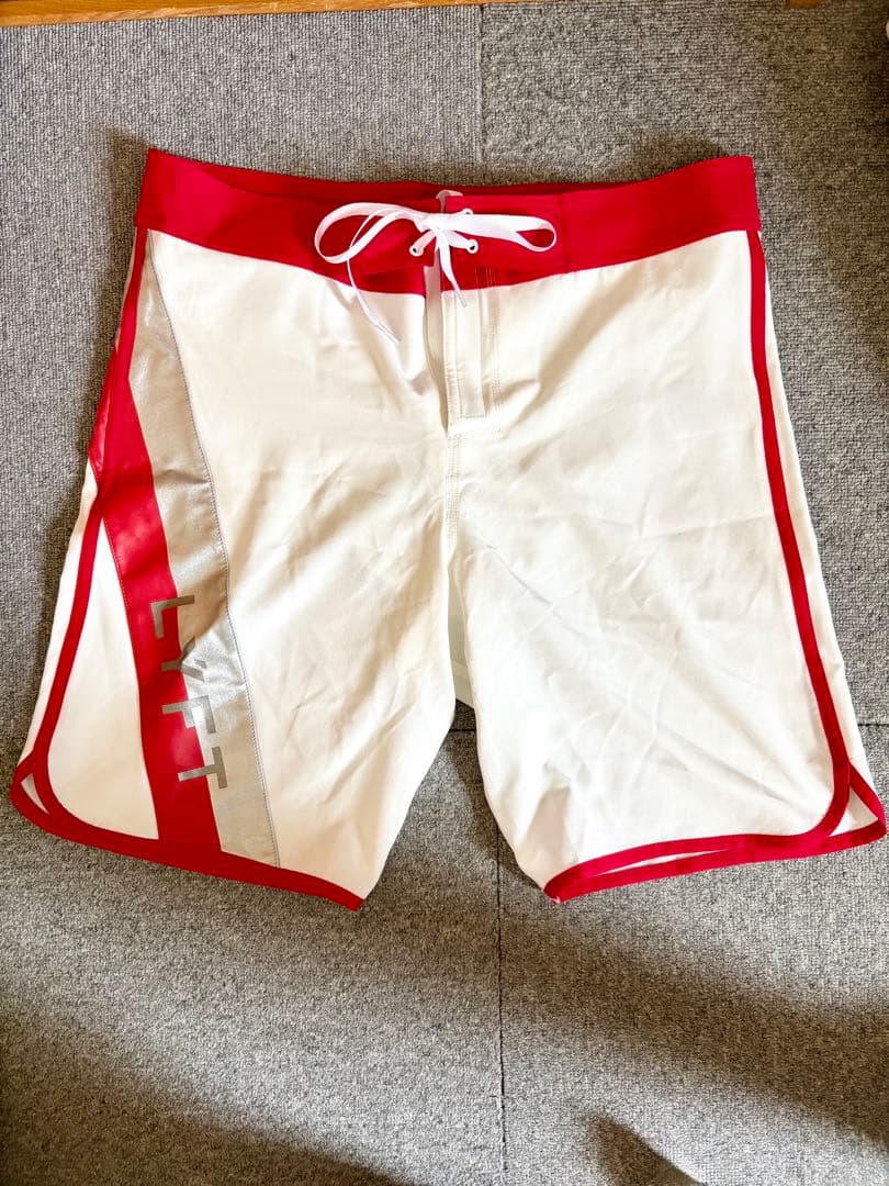 LYFT/リフト ステージショーツ サーフパンツ ホワイトレッド