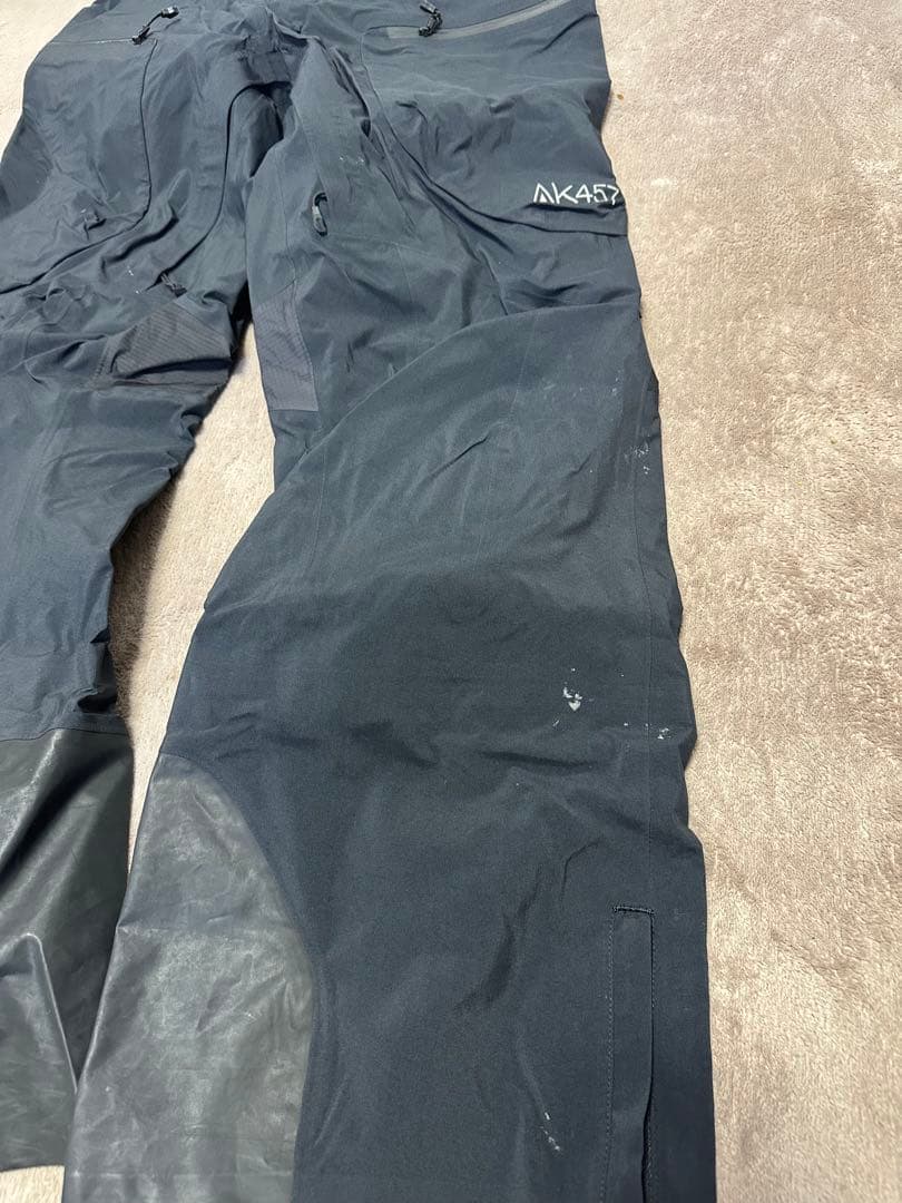 TA　BURTON AK457 スキーウェア Mサイズ