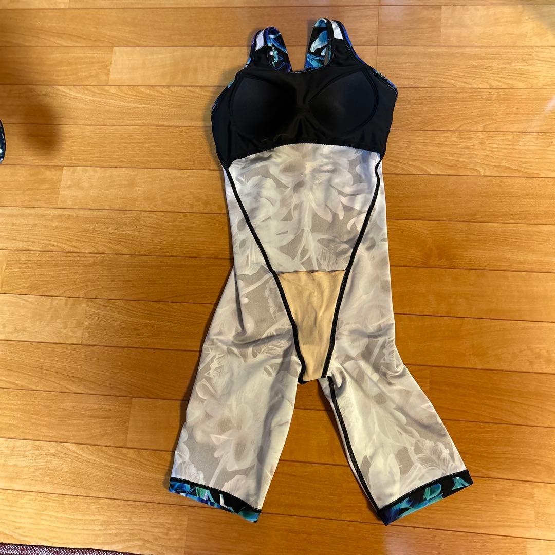 arena フラワーパターン スポーツ用水着