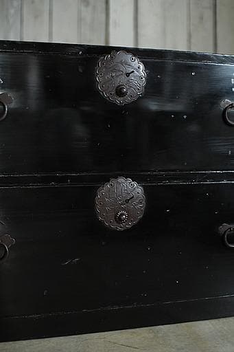 綺麗な丸金具庄内箪笥　2段　中桐　タンス　収納　古家具　古民家　時代家具