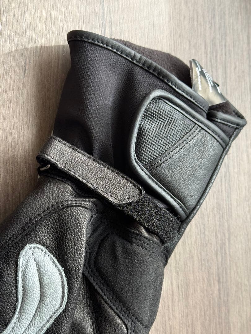 クシタニ GPゼストウインターグローブ ブラック/ライトグレー Mサイズ