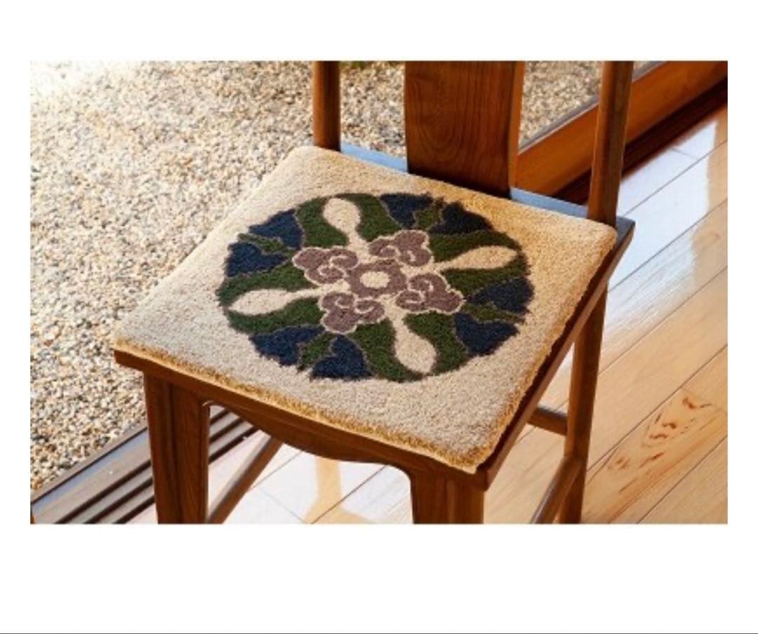 美品 鍋島緞通【手刺繍】40cm 2枚セット 蟹牡丹中心柄/対角中心柄 吉島家