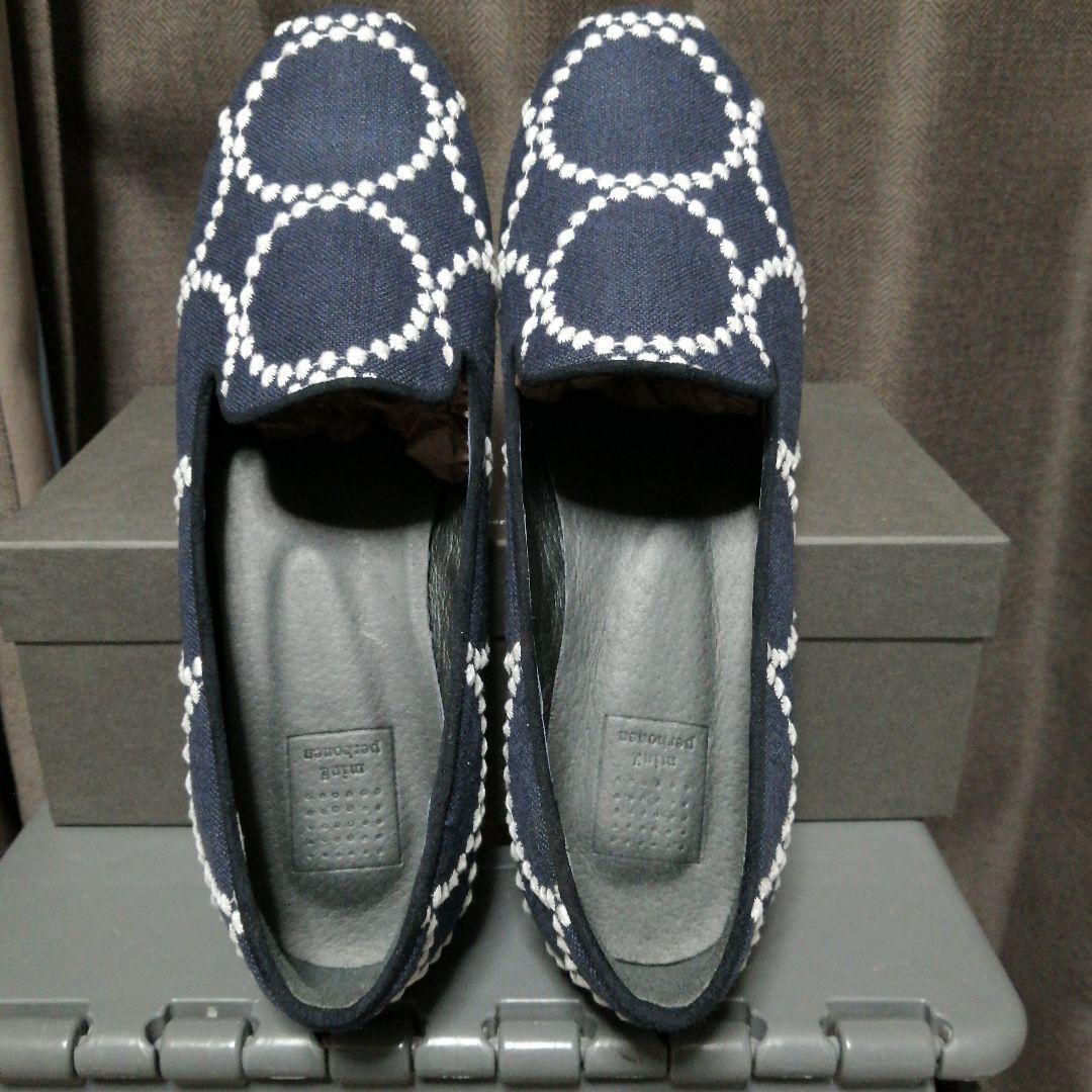気まぐれセール　新品未使用　ミナペルホネン39　ネイビースリッポン　シューズ　靴