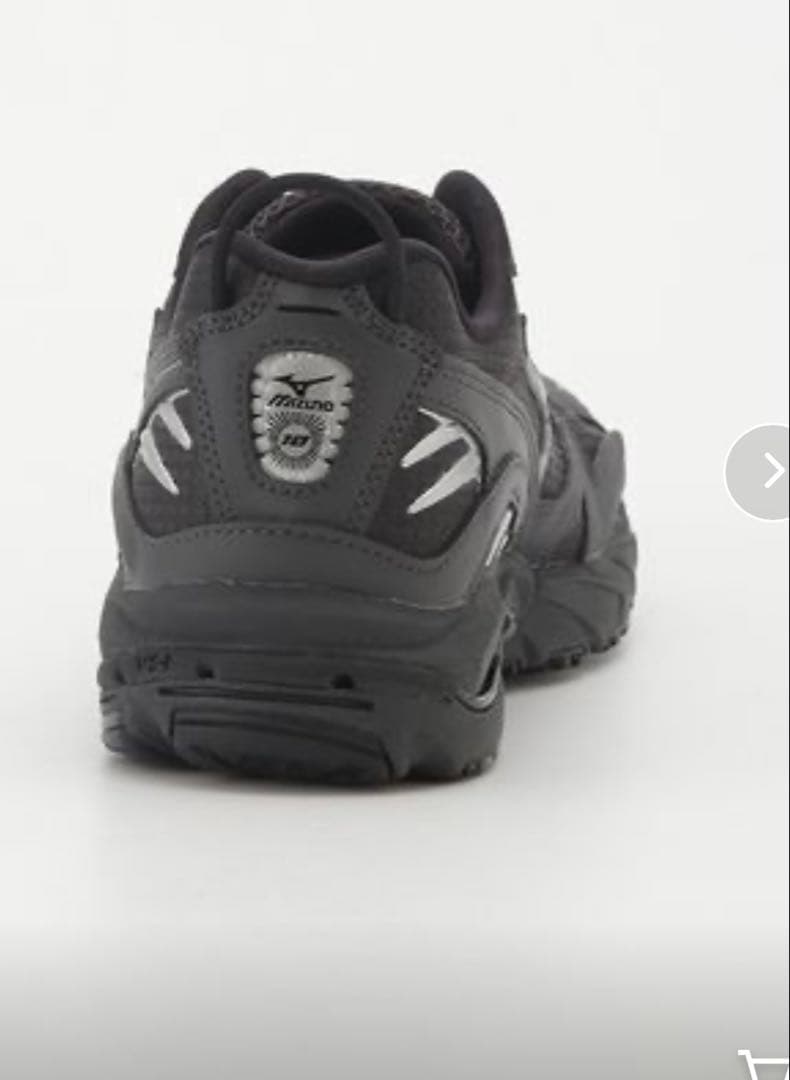 最終価格　ミズノwaverider10✖︎emmiコラボスニーカー　24.5センチ