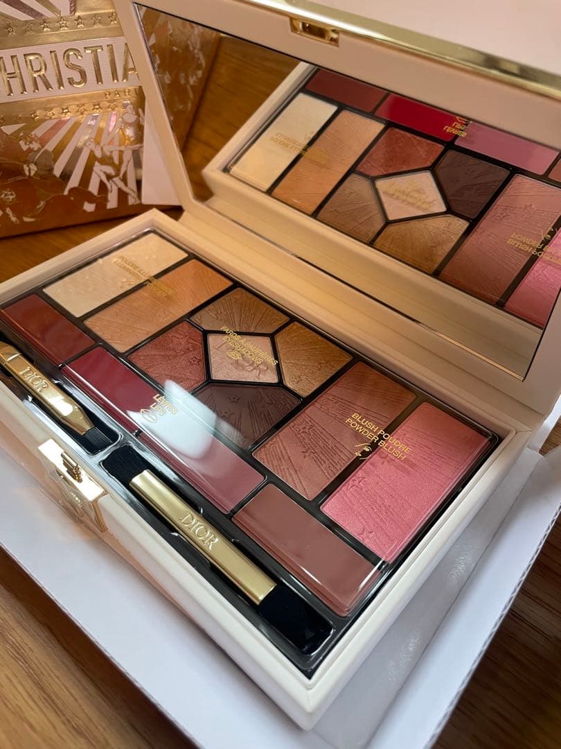 Dior アイシャドウパレット　クリスマス2025
