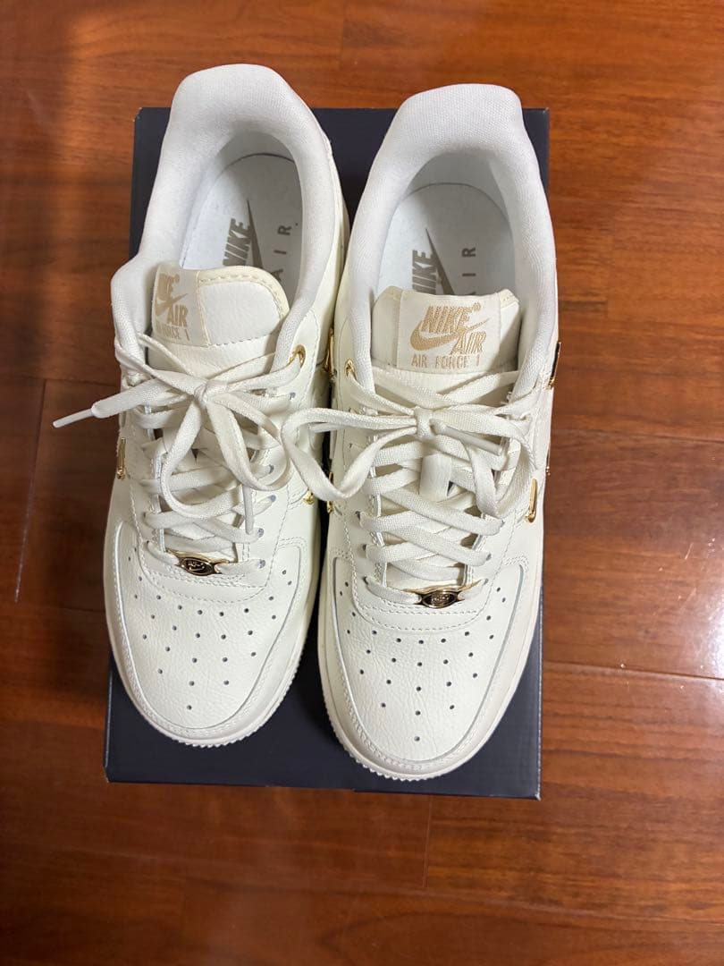 ナイキ エア フォース 1 ’07 LX ウィメンズシューズ