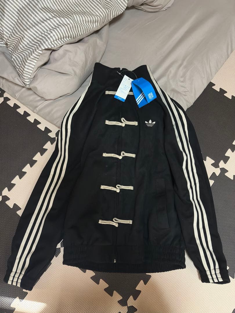 adidas ブラック ストライプ ジャージ Lサイズ