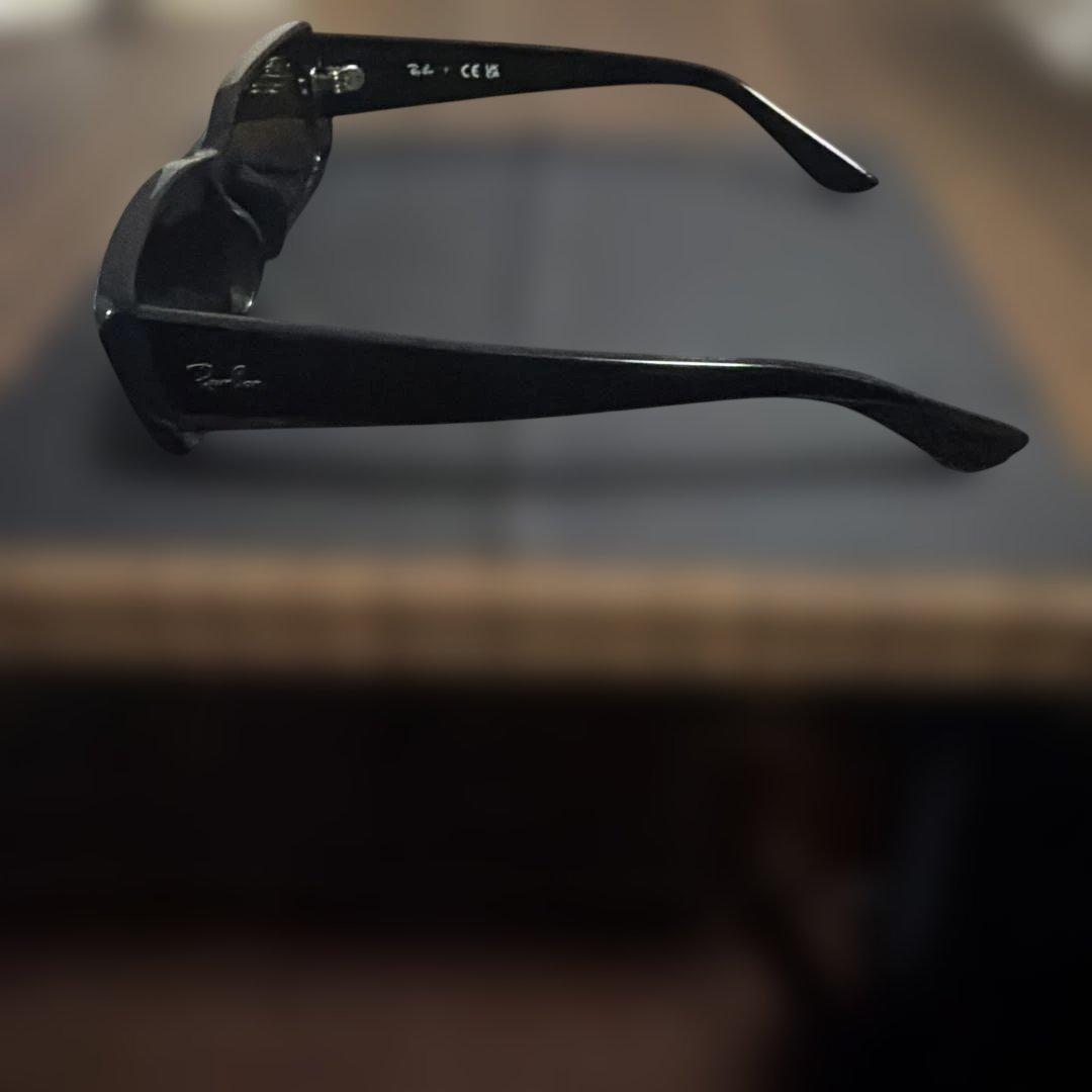 Ray-Banブラック サングラス