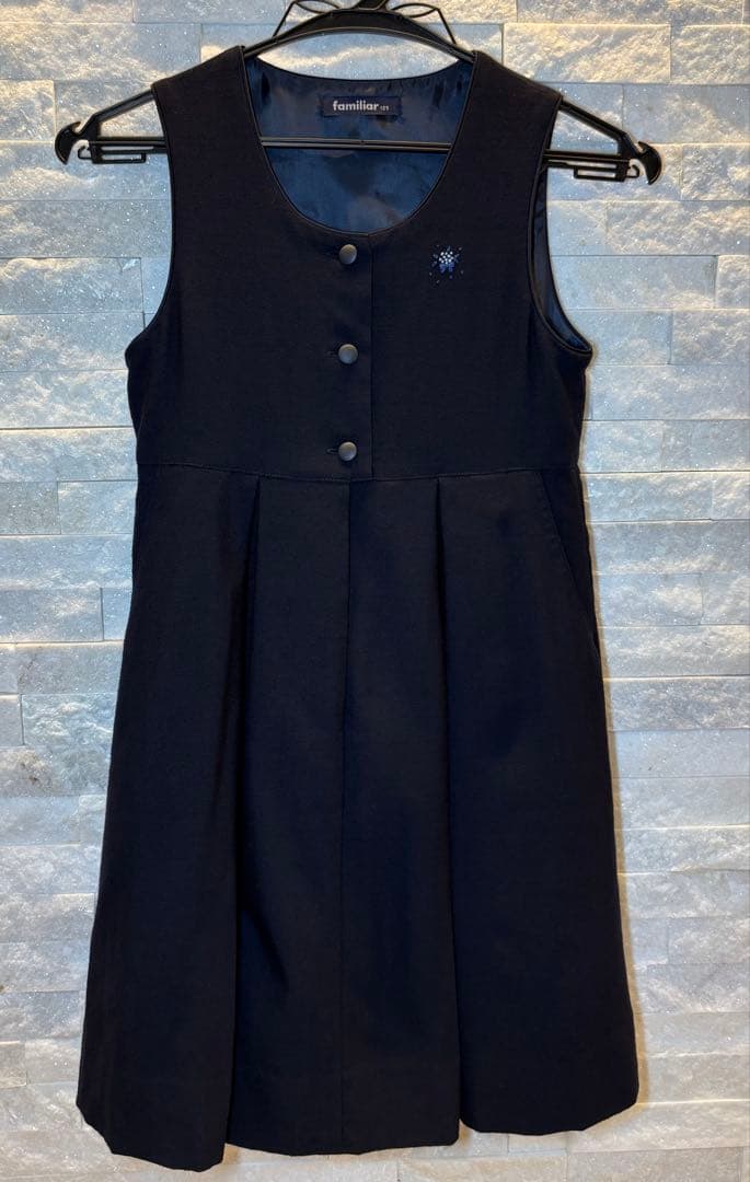 familiar 女の子　アンサンブル125㌢　花柄手縫刺繍　濃紺清楚　超美品