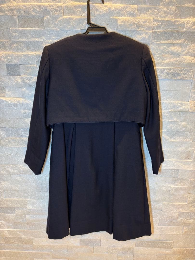 familiar 女の子　アンサンブル125㌢　花柄手縫刺繍　濃紺清楚　超美品