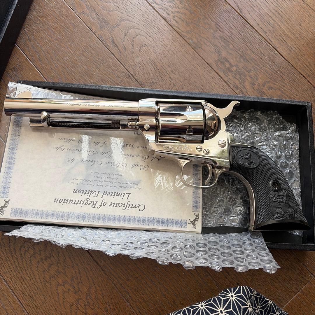 コルトリボルバー .45 ニッケル仕上げランパントクラシックアーティーラリー