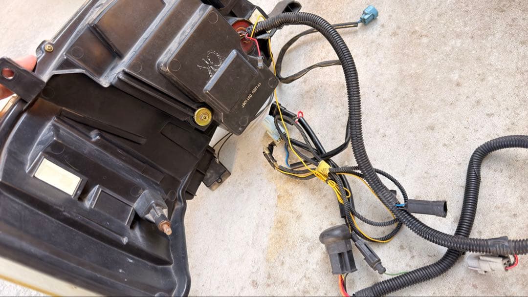 ハイエース ヘッドライト