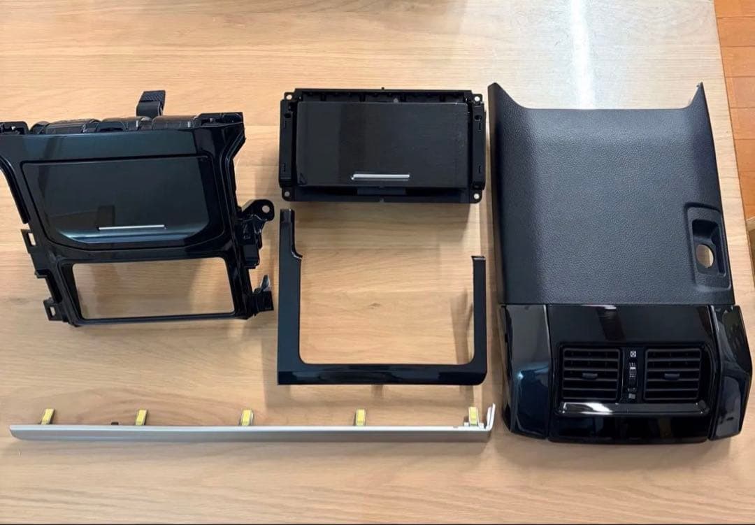 本日までの出品です！プラド150　ブラックエディション インパネ　トヨタ純正品