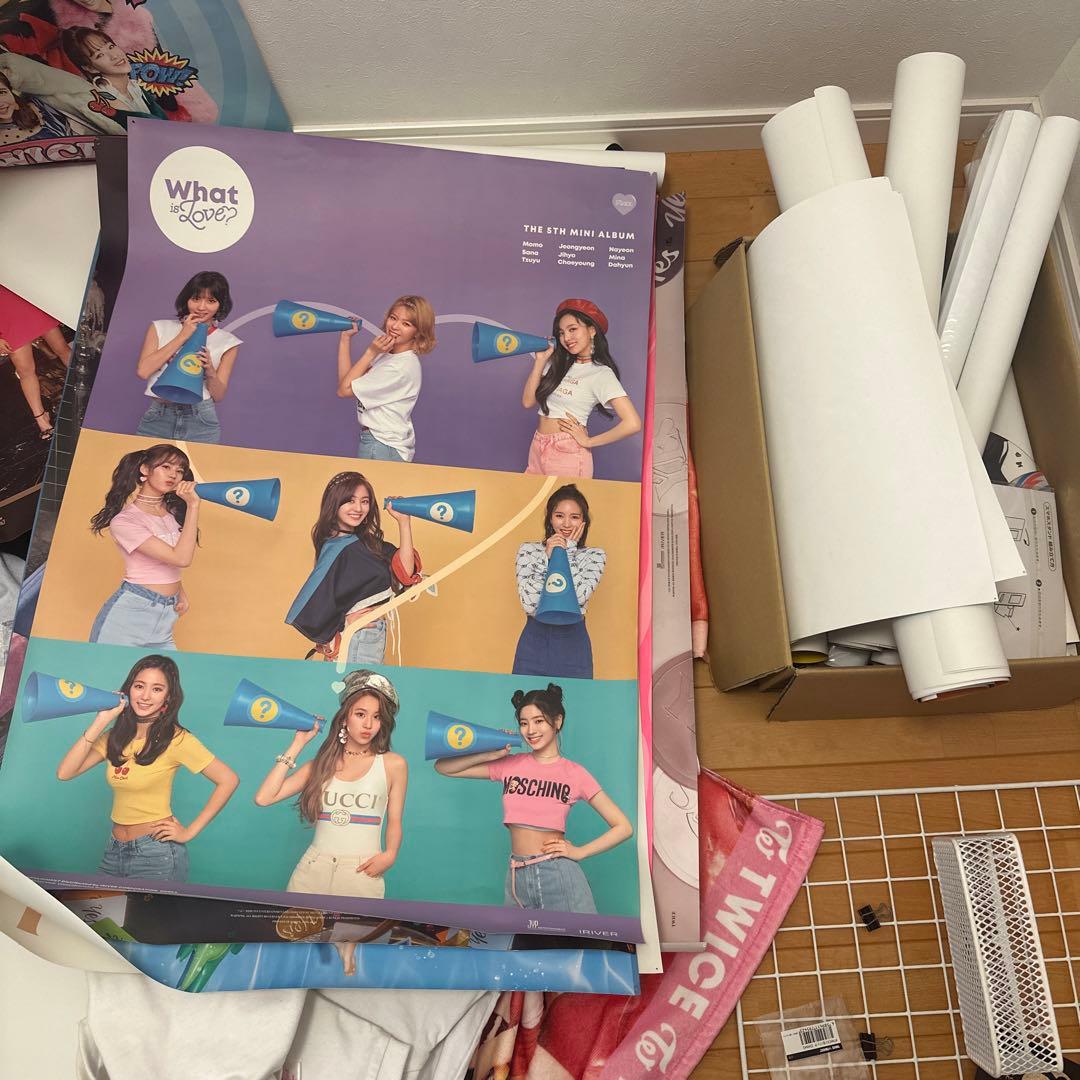 【値下げ中！】TWICE グッズ アルバム 全種類 特典付き