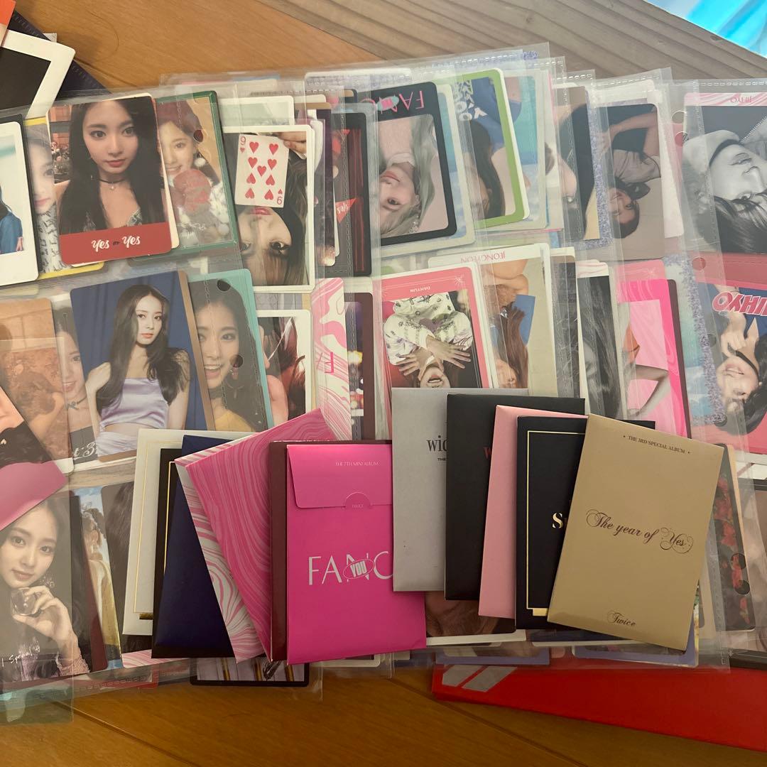 【値下げ中！】TWICE グッズ アルバム 全種類 特典付き