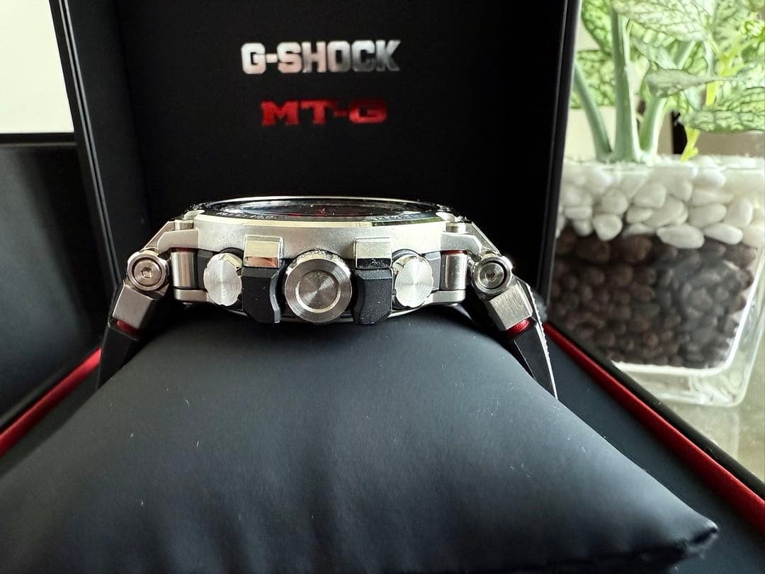 【超美品】G-SHOCK MTG-B1000