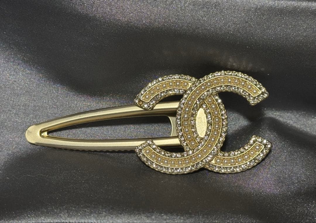 CHANEL CCロゴ ヘアピン ストーン付き