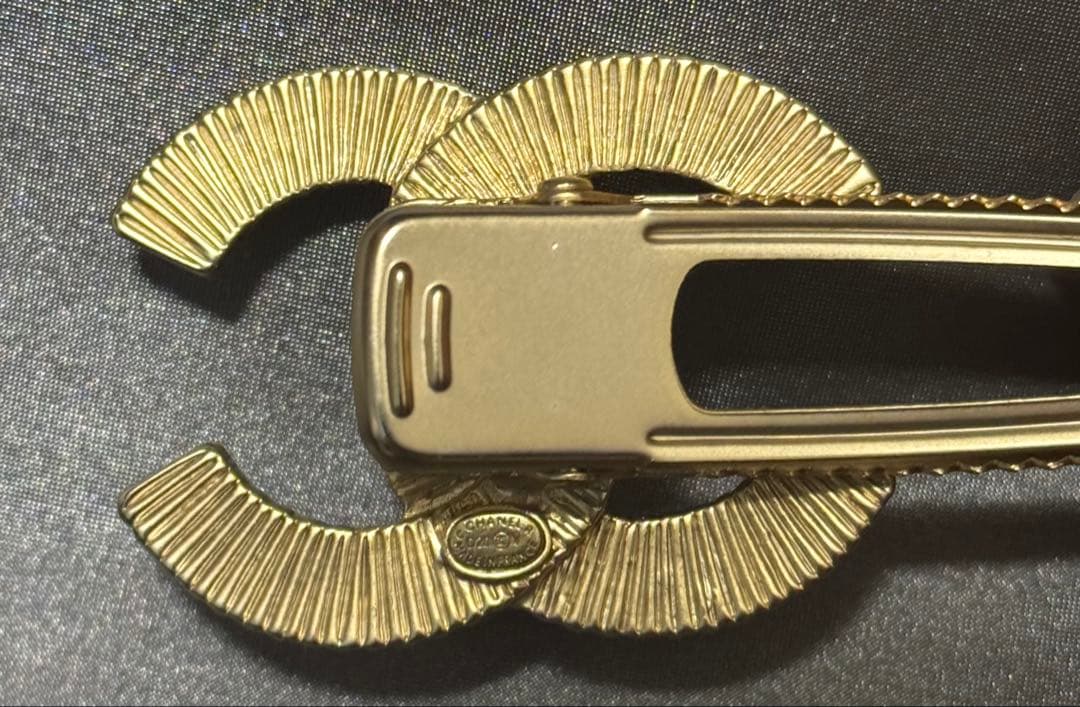 CHANEL CCロゴ ヘアピン ストーン付き