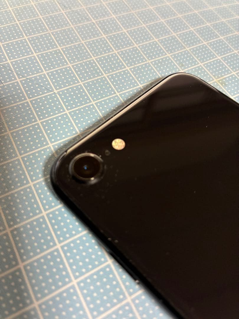 iPhone SE2 128G 黒 (SIMロック解除済) オマケ付き