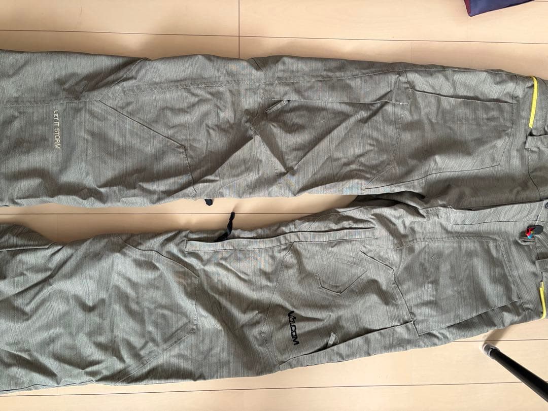 初心者の方向けスノーボード4点セット　板　ウェア　ブーツ　ゴーグル