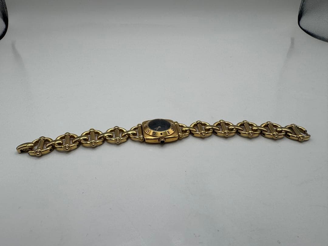 GUCCI 6400L ブラック文字盤 グッチ クォーツ 腕時計 稼働品