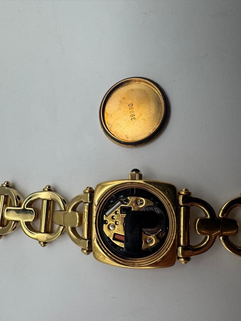 GUCCI 6400L ブラック文字盤 グッチ クォーツ 腕時計 稼働品