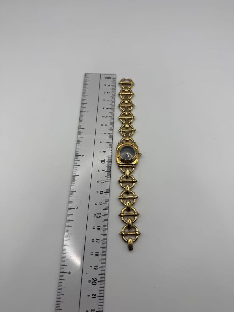 GUCCI 6400L ブラック文字盤 グッチ クォーツ 腕時計 稼働品