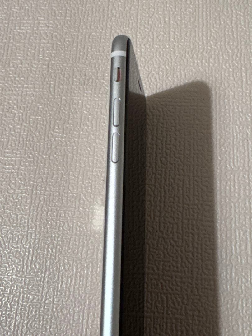 Apple iPhone SE (第2世代) 64GB ホワイトSIMフリー