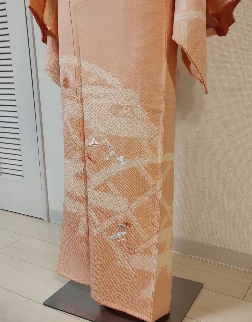 ぱんだ丸☆訪問着 トールサイズ　絞り 宝物柄の和刺繍 淡いピンク色