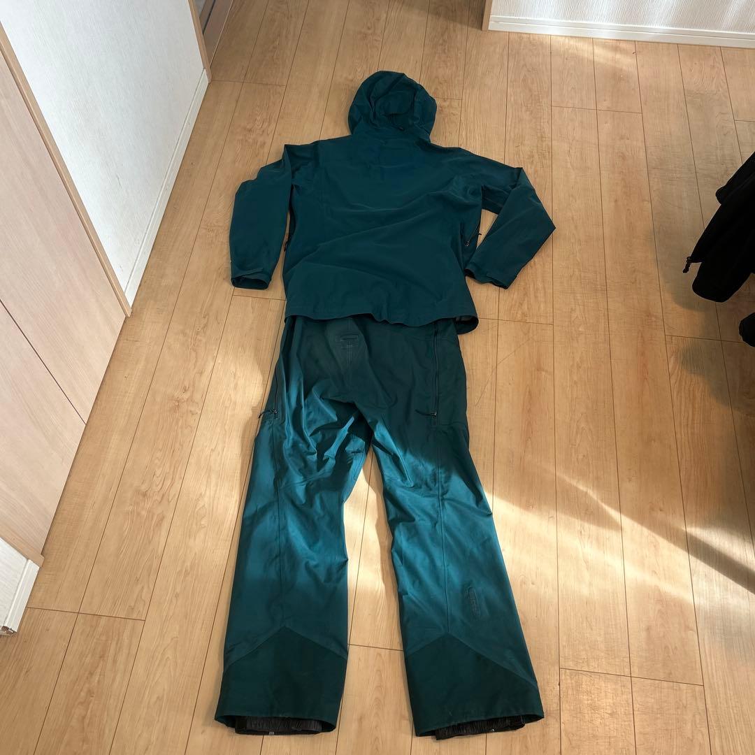 patagonia スノーボードウェア ジャケットとパンツセット