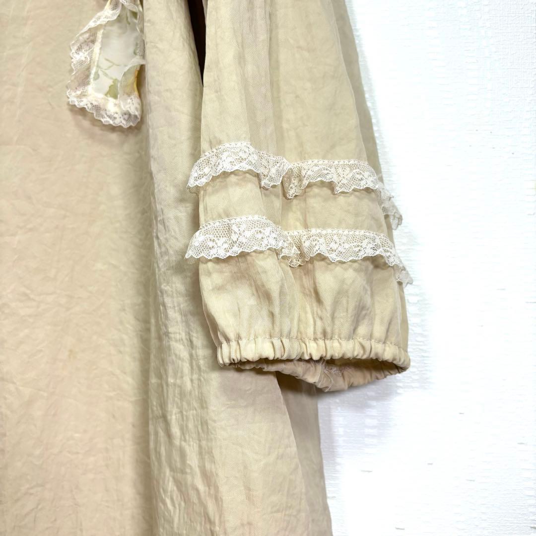 【お値下げ中】さえら　Akiakane ゴージャスなフリルお花飾り　ドレス割烹着