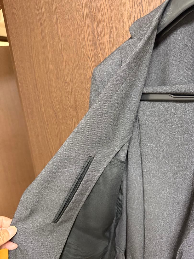 Mサイズ新品未使用！人気！お洒落ストレッチ最新セットアップスーツ！定番グレー！