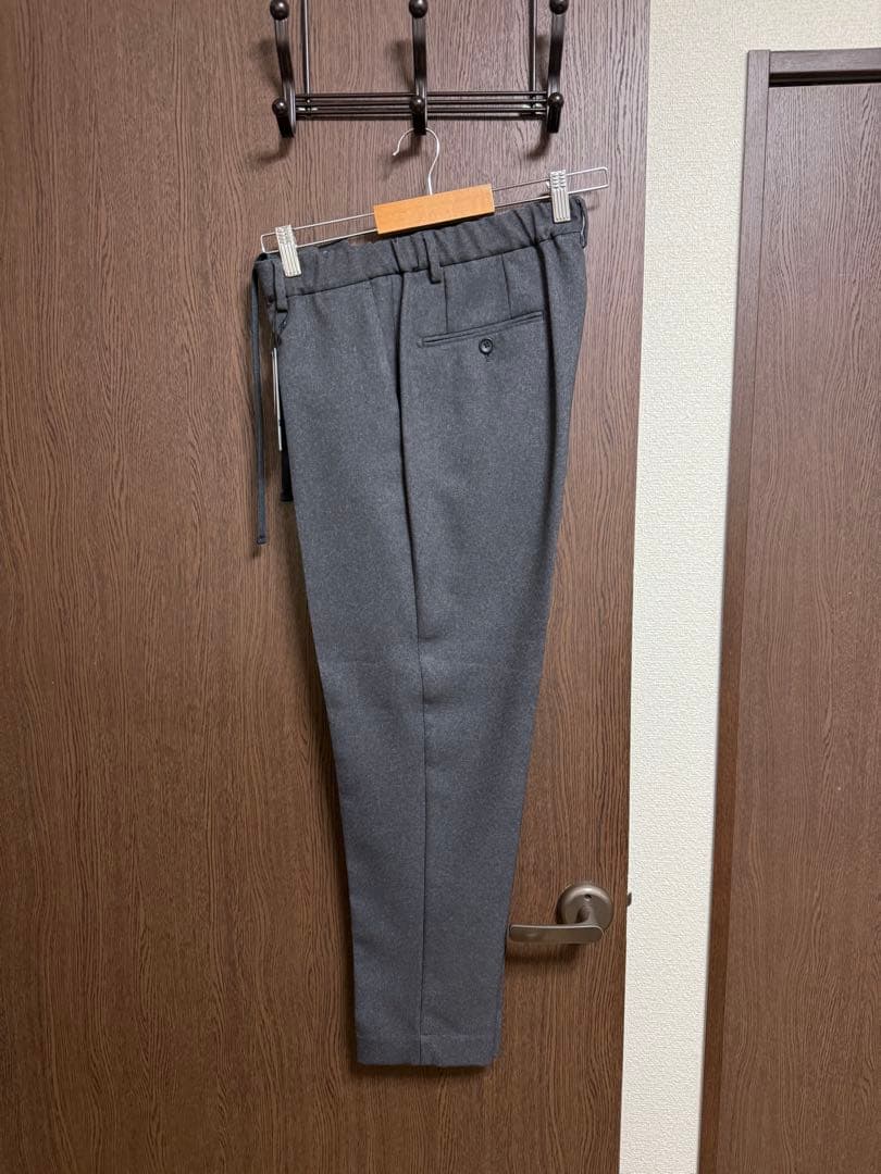 Mサイズ新品未使用！人気！お洒落ストレッチ最新セットアップスーツ！定番グレー！