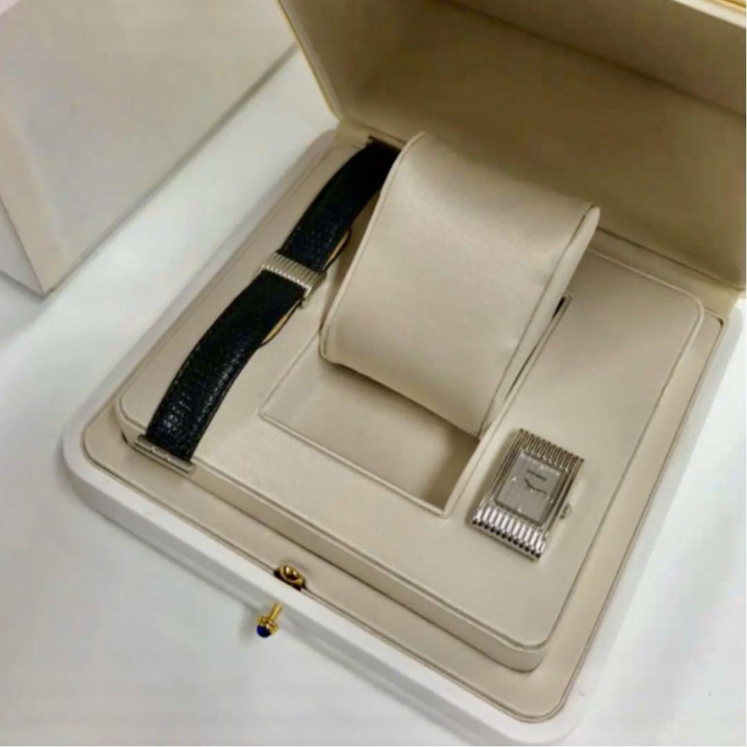 BOUCHERON 4P ベゼルダイヤリフレスモールウォッチ