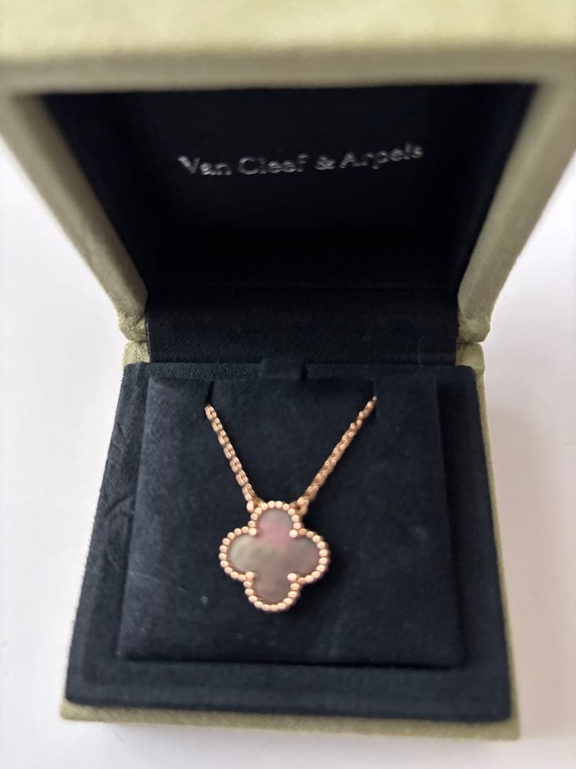 ヴァンクリーフ&アーペルヴィンテージアルハンブラペンダントグレーマザーオブパール