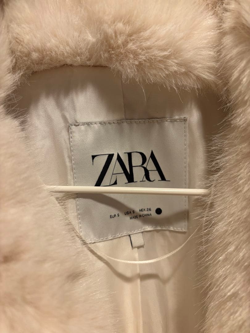 ZARA フェイクファージャケットホワイト