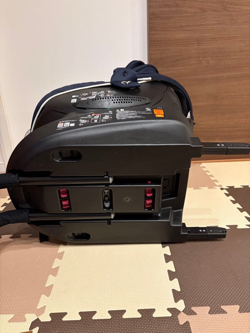 エールべべ　クルット6iグランス　ネイビー　チャイルドシート ISOFIX対応