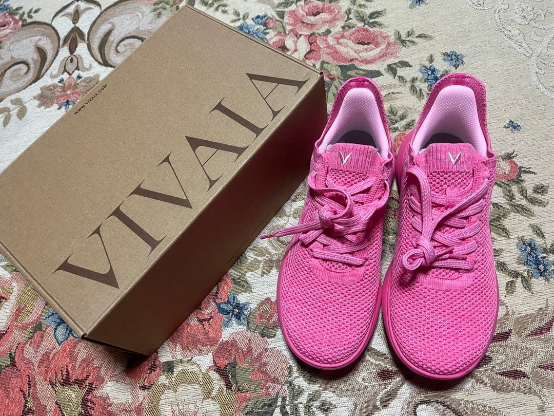VIVAIAスリッポンスニーカー　ホットピンク　サイズ38