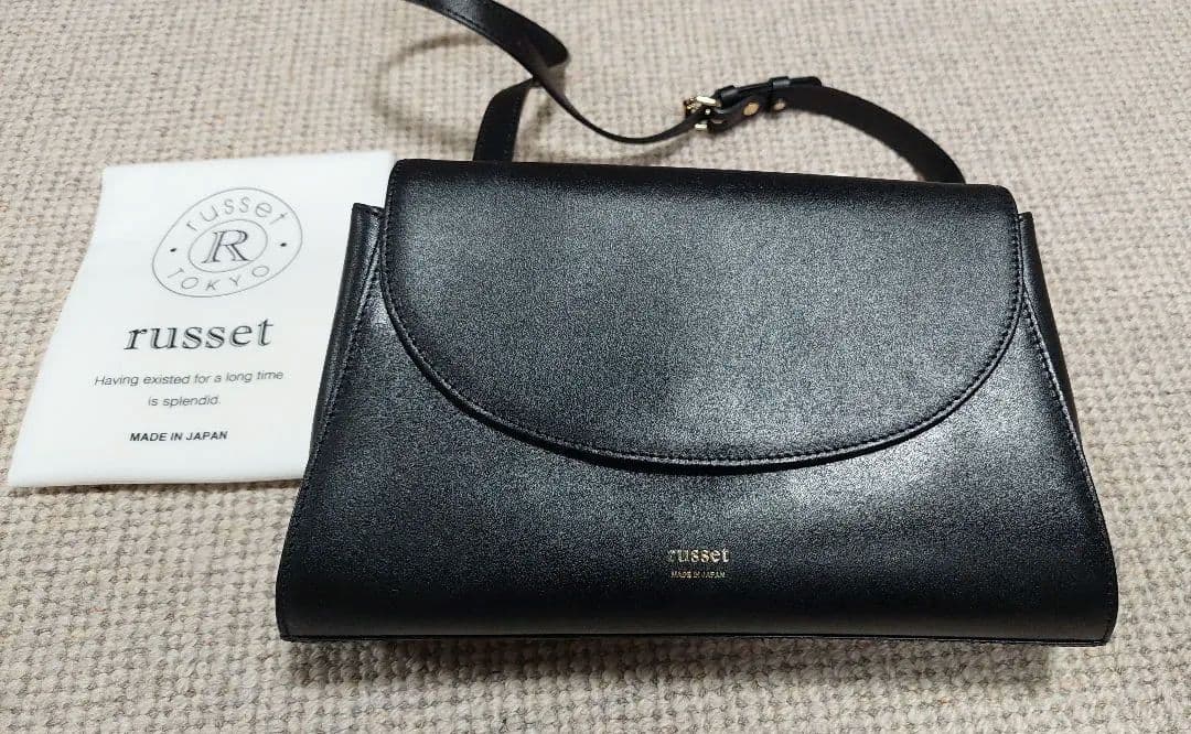 russet レザーフラップ ショルダーバッグ【390g 本革】