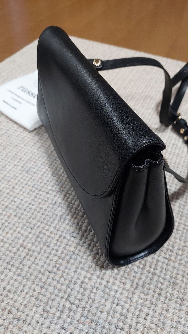 russet レザーフラップ ショルダーバッグ【390g 本革】