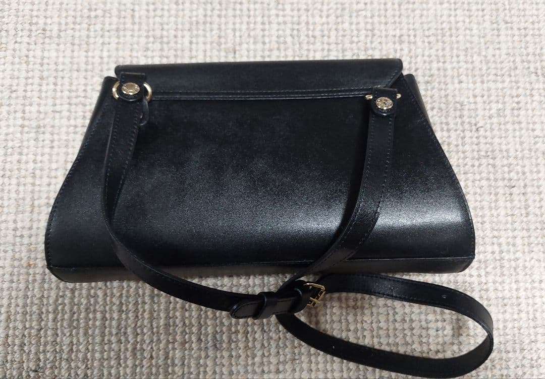 russet レザーフラップ ショルダーバッグ【390g 本革】