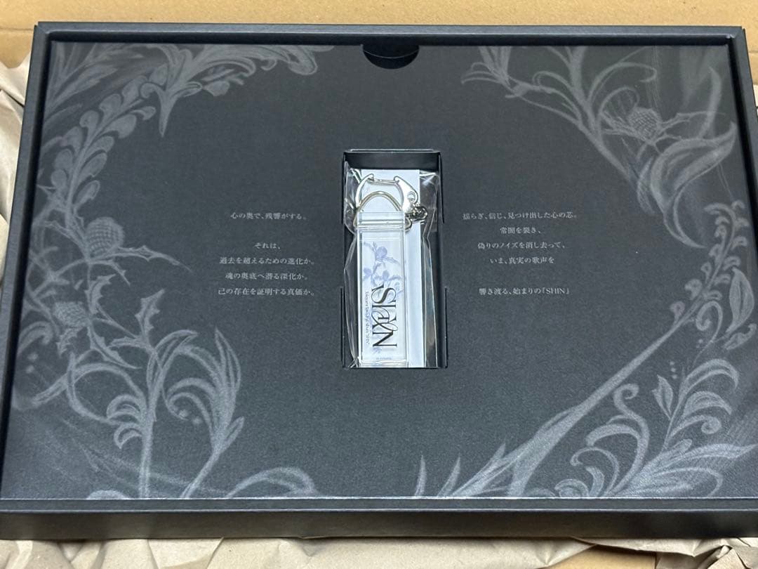 G*T様 常闇トワ 2nd Album『SHIN』 直筆サイン入りジャケット ホ