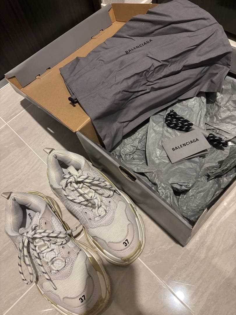 BALENCIAGA ホワイトスニーカー 37サイズ