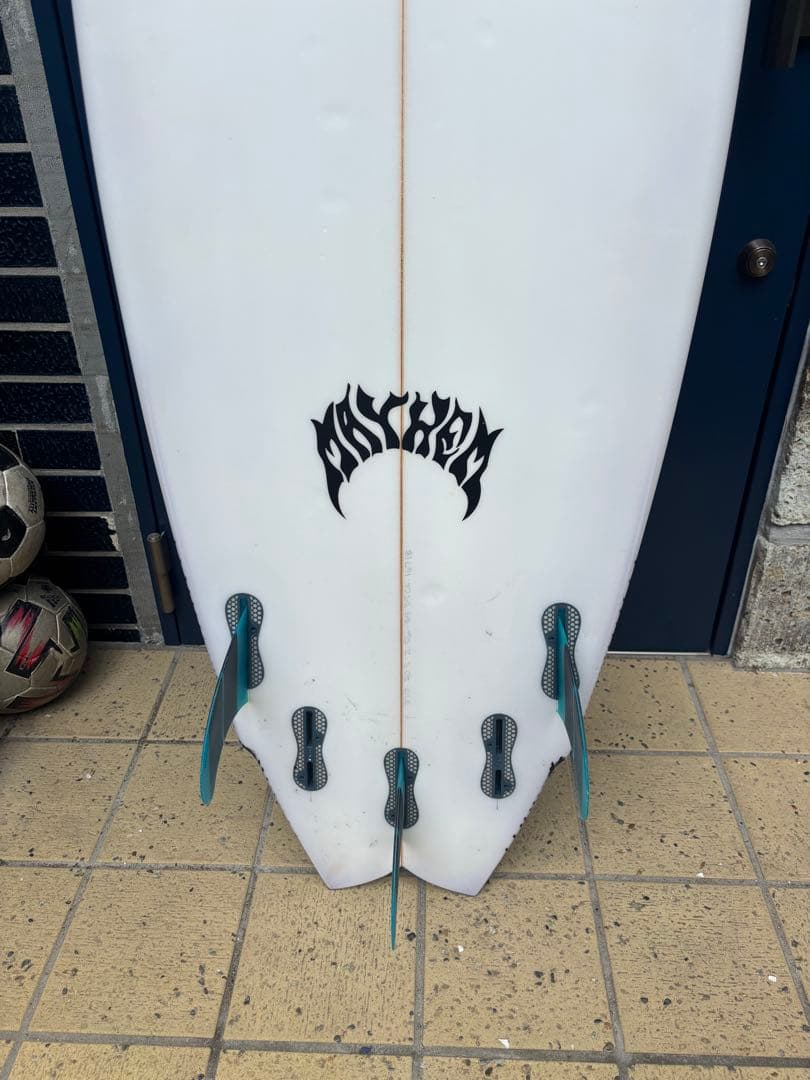 Lost RNF REDUX 5′10″x20.5”x 2.56”x34.35L