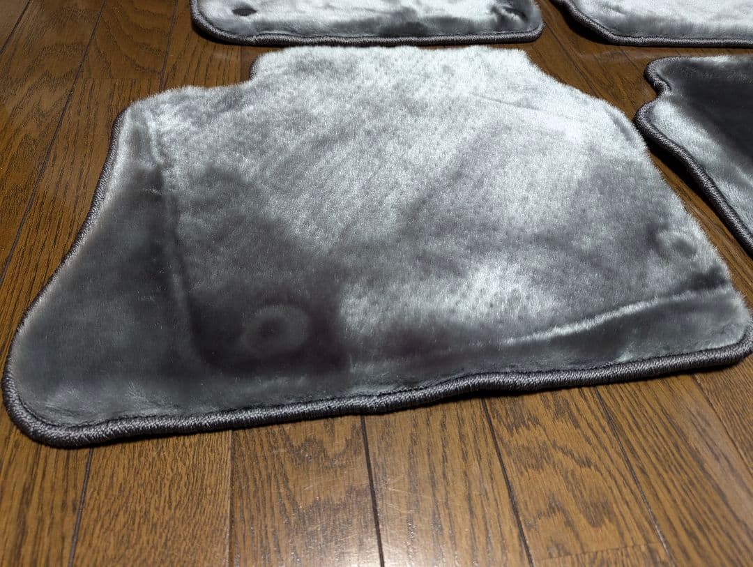 【新品】ポルシェ　パナメーラ フロアマット 970M 右ハンドル 未使用