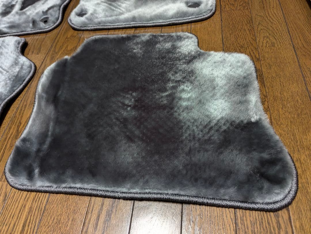 【新品】ポルシェ　パナメーラ フロアマット 970M 右ハンドル 未使用